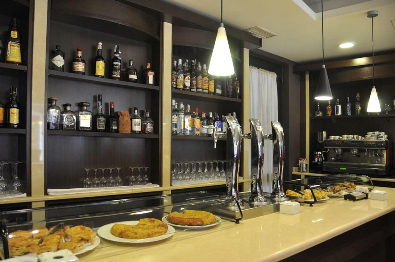 Peñaranda de Bracamonte Hotel Las Cabanas מראה חיצוני תמונה